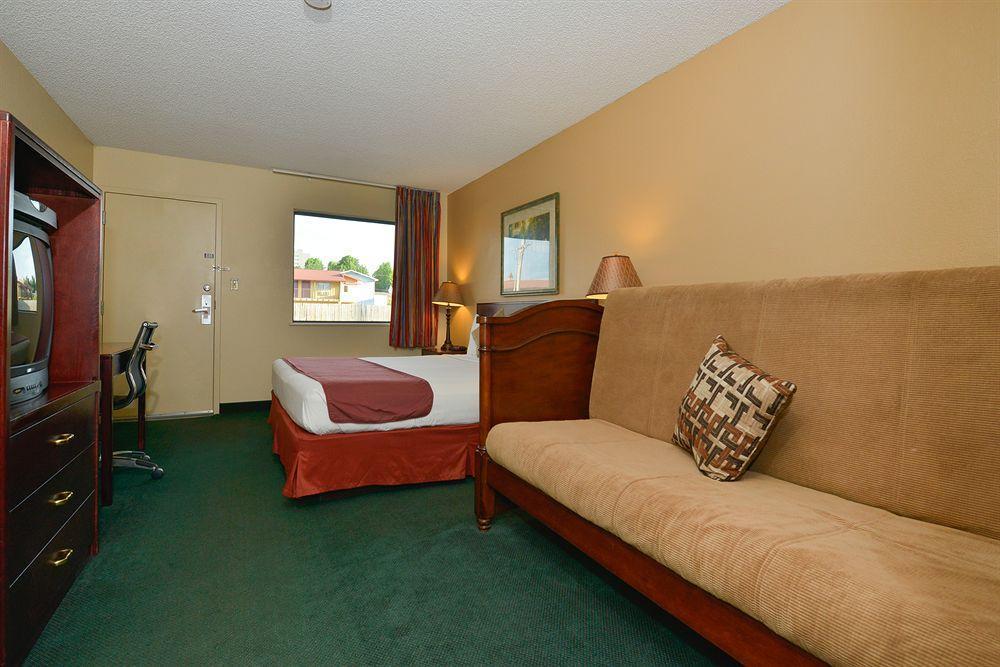 Econo Lodge Springfield I-44 Exterior photo