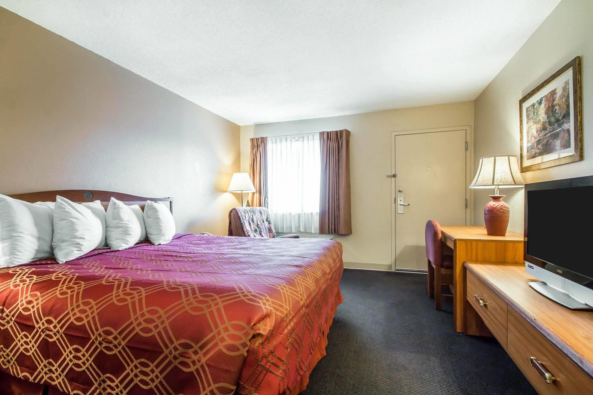 Econo Lodge Springfield I-44 Exterior photo